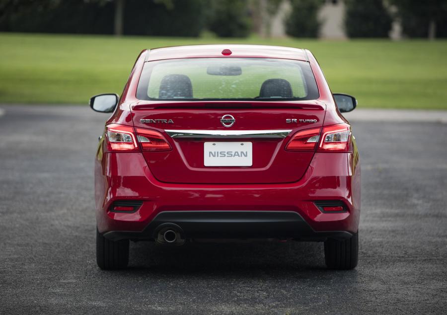  Nissan Sentra SR Turbo (B17) 2016 года  (фото 29 из 44)